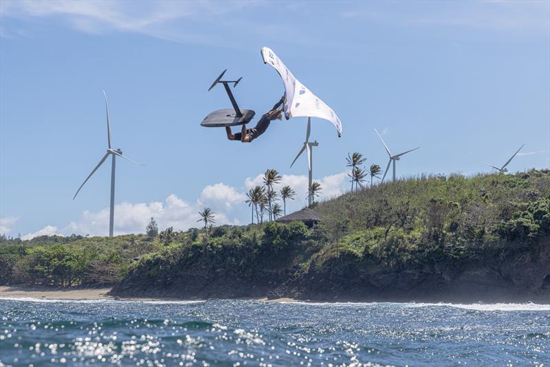 Chucho Nonnot rides the Mode Pro, Seek and Sonar Carbon Edition with MA850v2 Front Wing - photo © Franck Berthuot