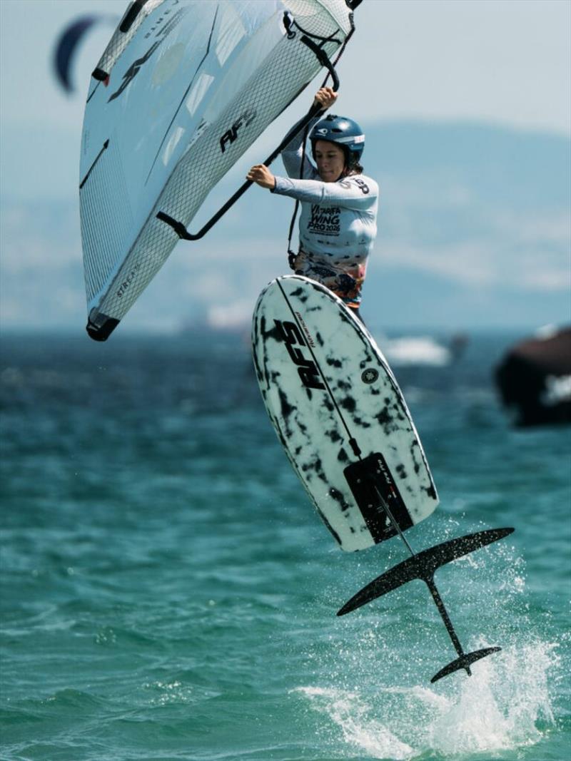 Castenskiold and Schlittenbauer crowned at the GWA Wingfoil World